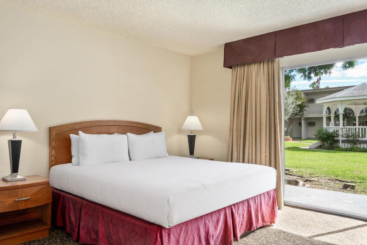 Golden Sails Hotel Long Beach Esterno foto